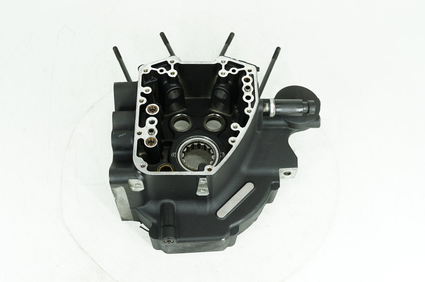 2008 - 2016 Harley-Davidson Touring Road Glide Crankcase Shaft Engine Motor Cover 24653-06A