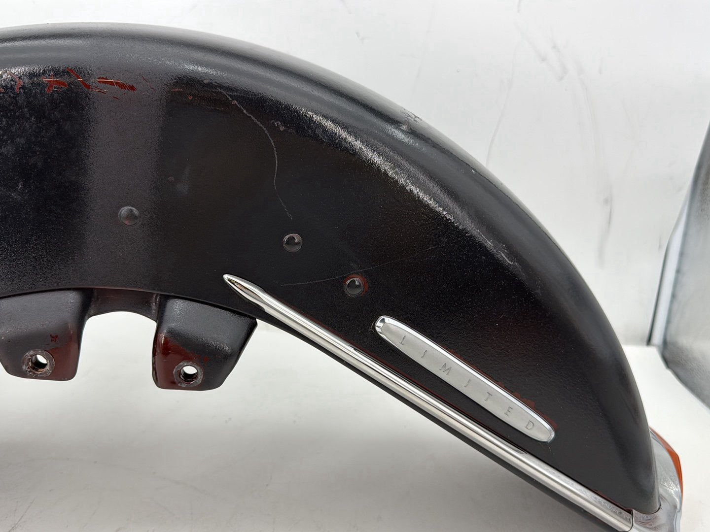2011 Harley Electra Glide Ultra FLHTK OEM Front Wheel Fender Shell Panel