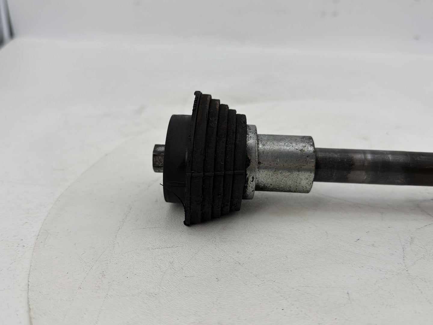 2007 - 2011 Harley-Davidson Touring Electra Glide Ultra Rear Fork Swingarm Pivot Bolt Shaft 47505-02