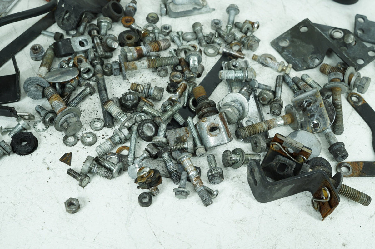 2007 Harley-Davidson Touring Road King Classic FLHRCI Hardware Bolts Nuts Bracke