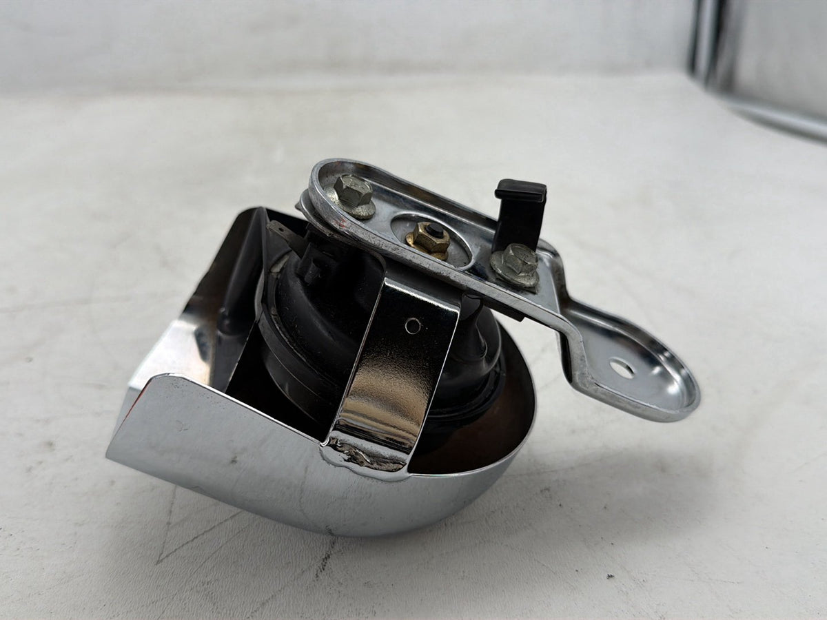 2007 Harley Electra Glide Touring Ultra OEM Horn Signal Klaxon Chrome Cover