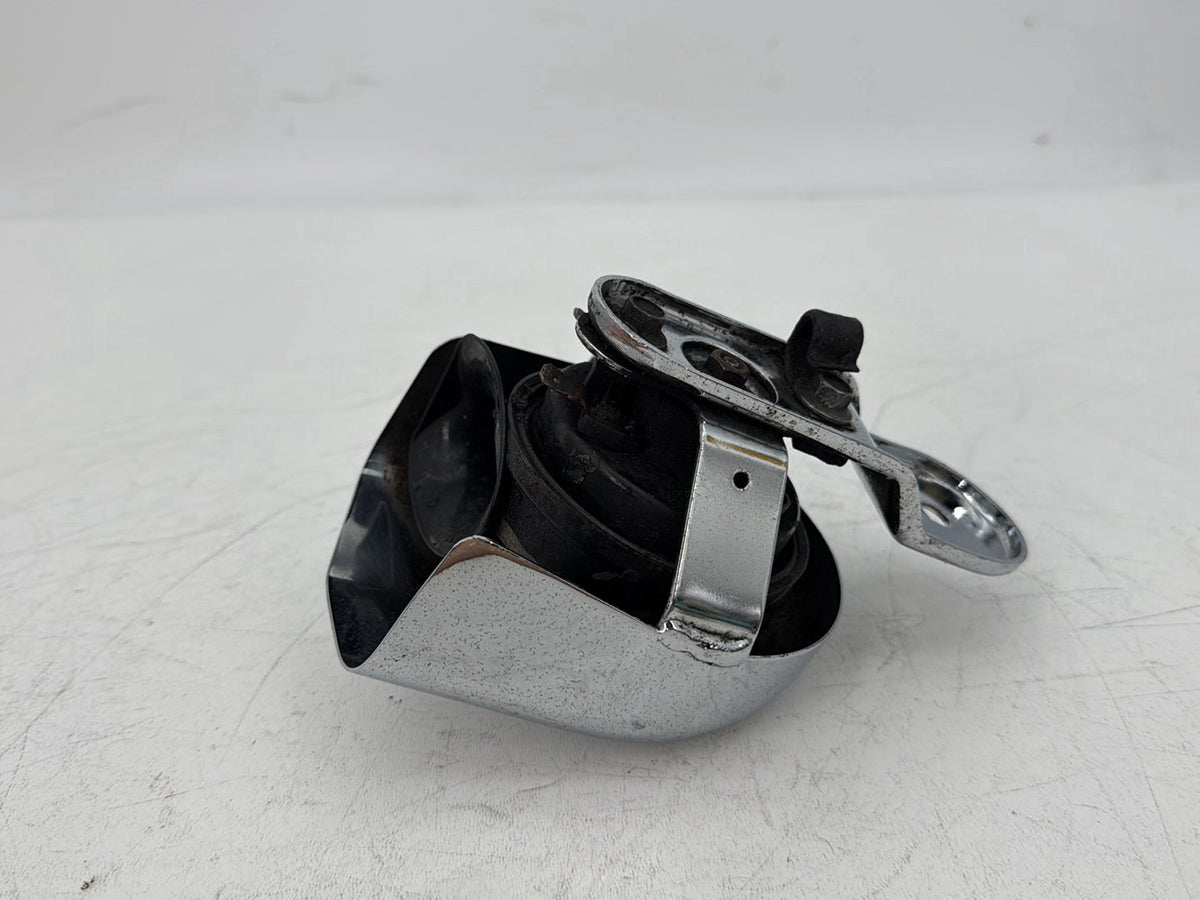 2006 Harley Touring FLHRI Road King OEM Horn Signal Klaxon Chrome Cover