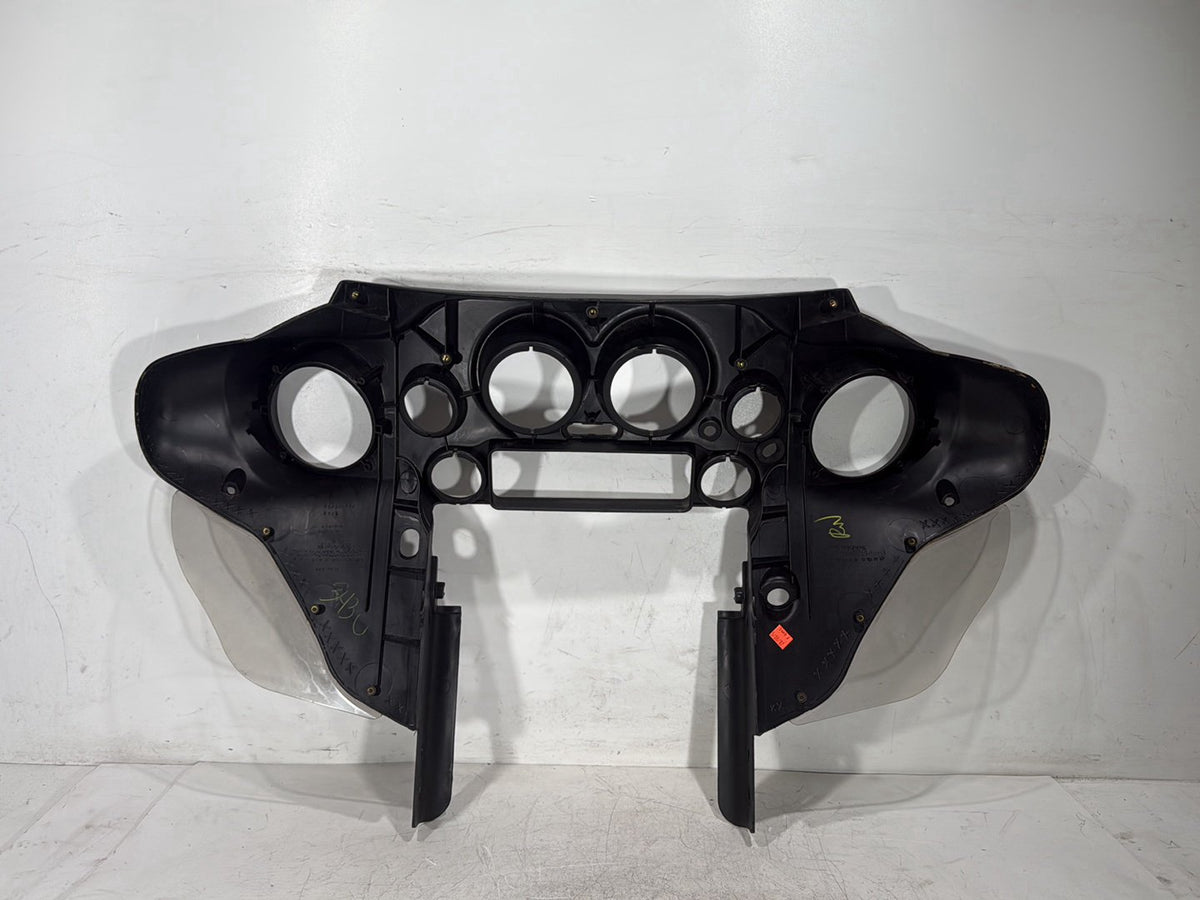 2007 Harley Electra Glide Touring Ultra OEM Front Inner Batwing Fairing Cover