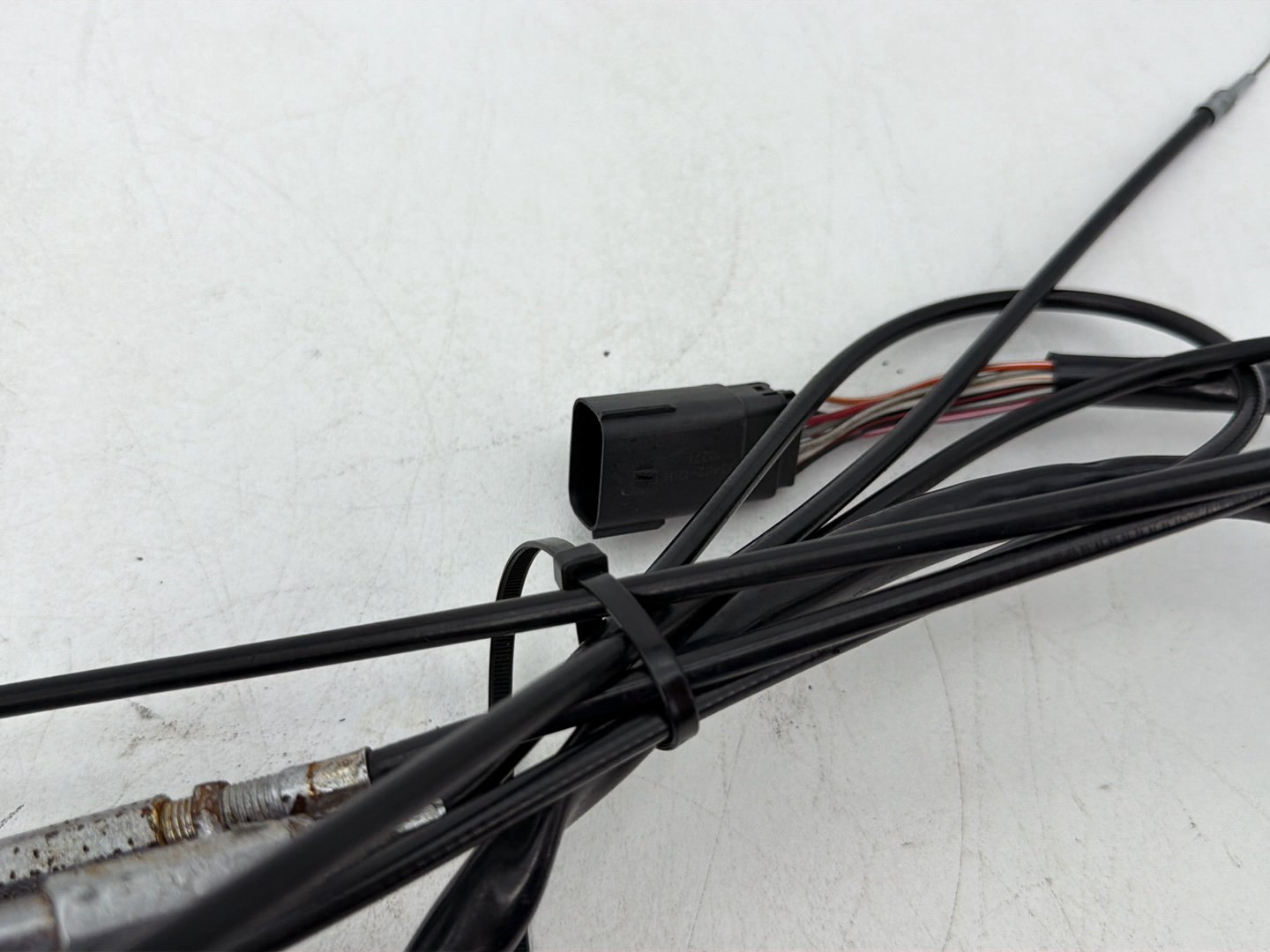 2007 - 2012 Harley-Davidson Touring Street Glide Right Engine Start Kill Switches Controls w/ Hand Grip, Idle Throttle Cables