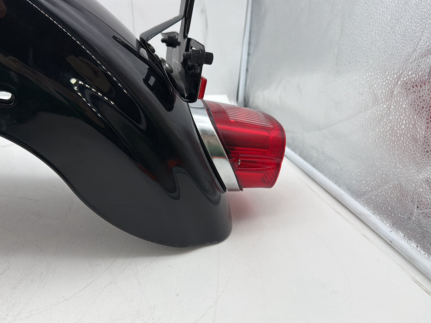 2006 Harley Sportster XL883C 883 Custom OEM Rear Wheel Fender Taillight Brake Lamp