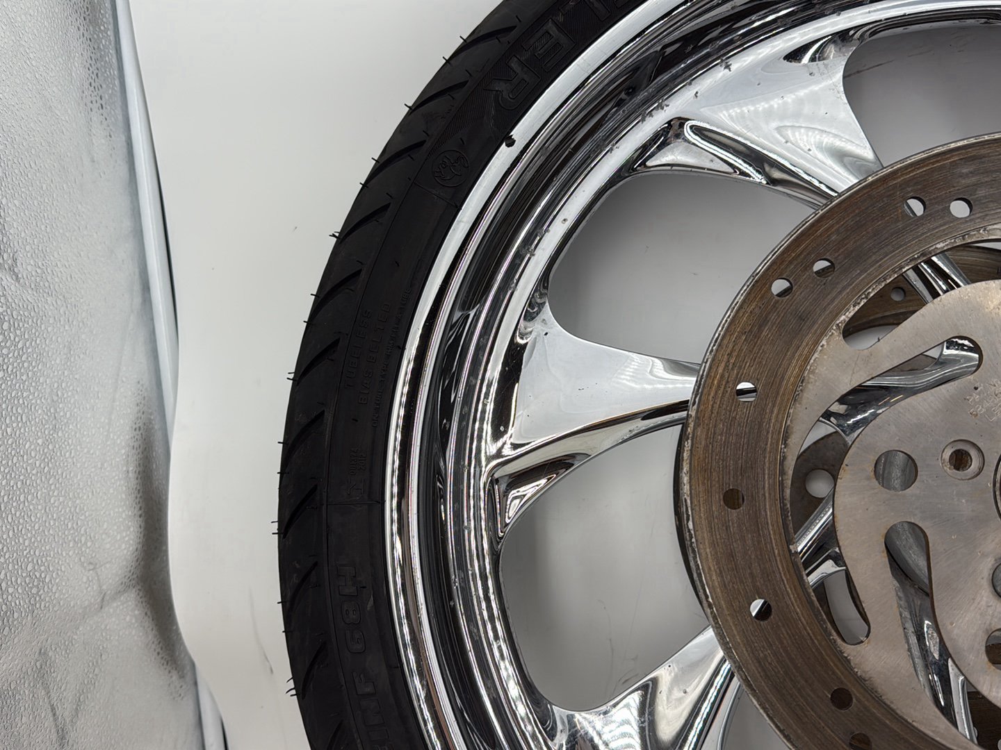 2005 Harley Road Glide Touring FLTRI OEM Front Wheel Rim Tire