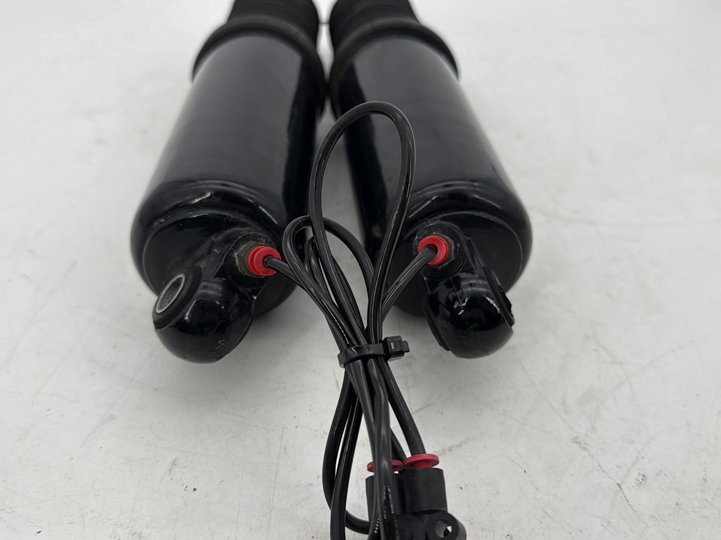 2008 Harley Touring FLHTCU Electra Glide Ultra OEM Rear Left Right Shock Absorbers