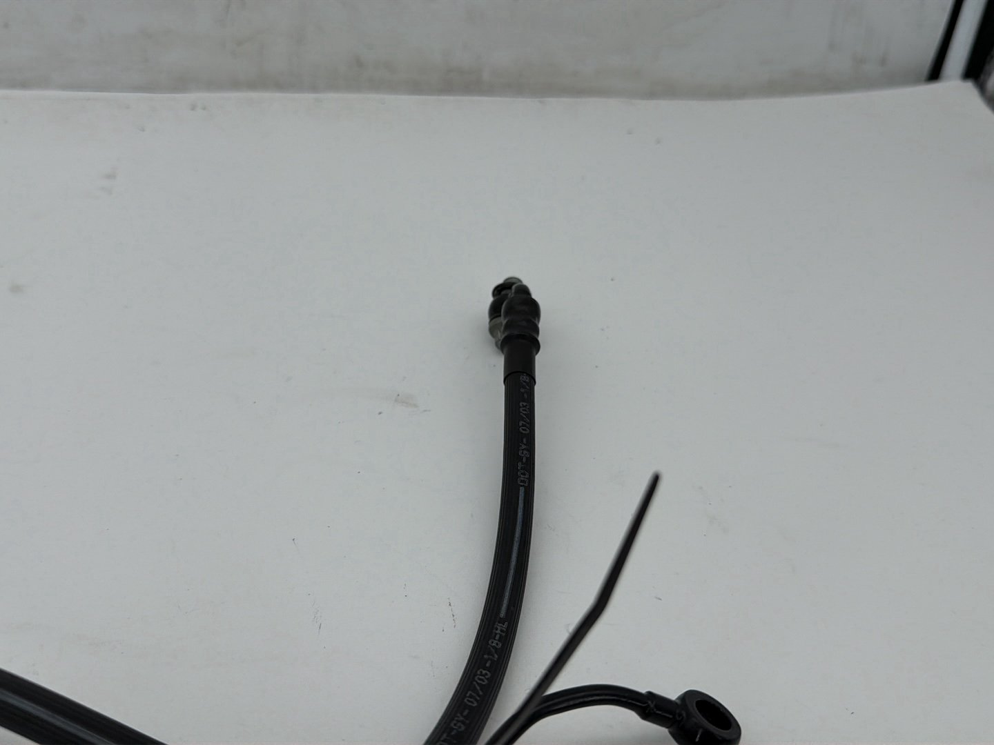2003 Harley Road King Touring FLHRCI Classic OEM Front Brake Hose Line Pipe