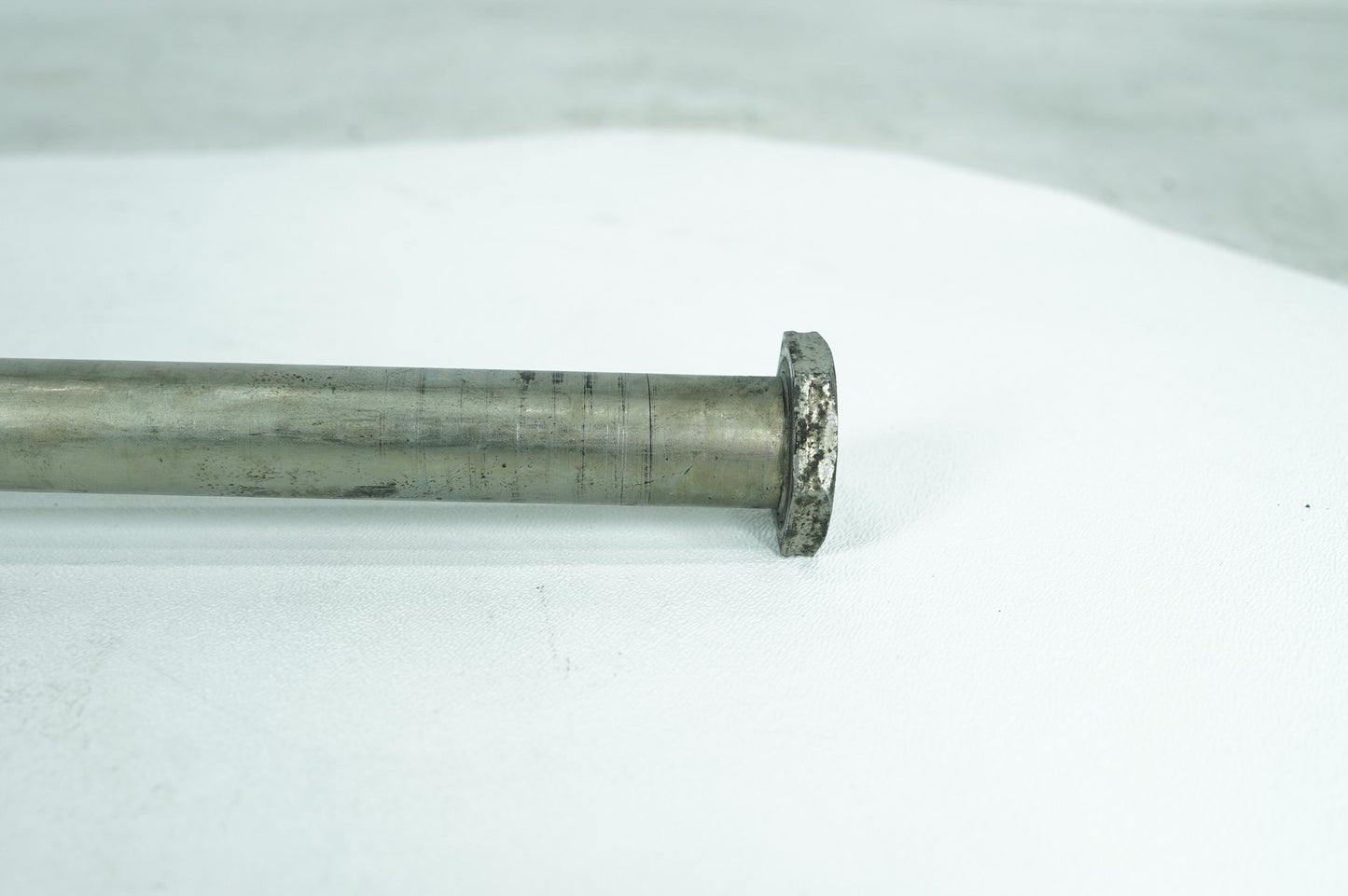 2007 - 2017 Harley-Davidson Dyna Switchback Rear Fork Swingarm Pivot Bolt Shaft 47641-06