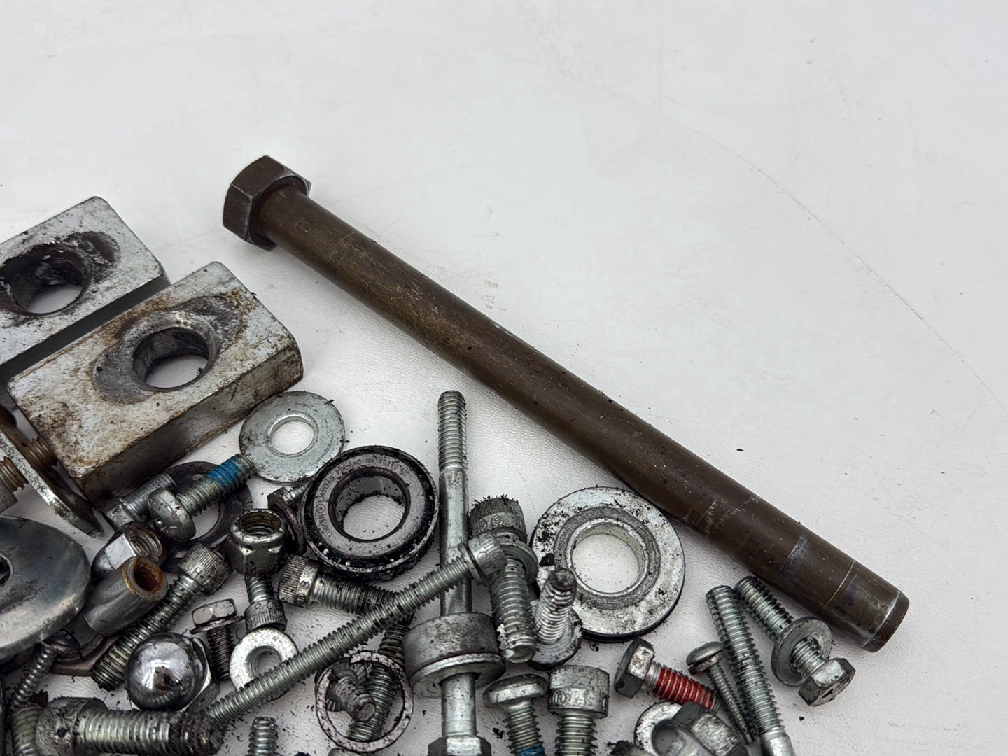 1999 - 2006 Harley-Davidson Dyna Low Rider Hardware Bolts Nuts & Brackets 37178-99