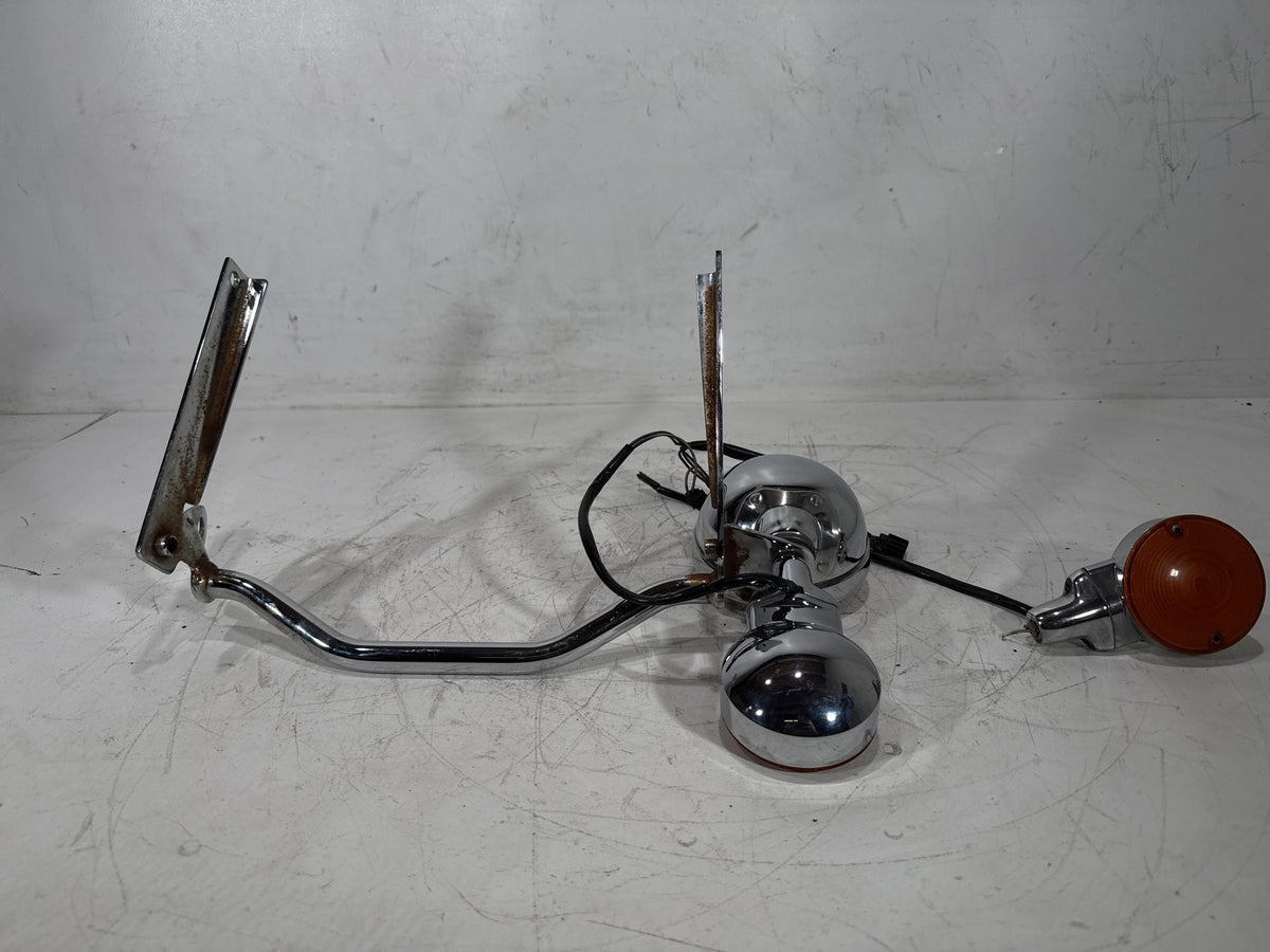 2002 Harley Heritage Softail Classic Front Turn Signal Indicators Aux Light Bar