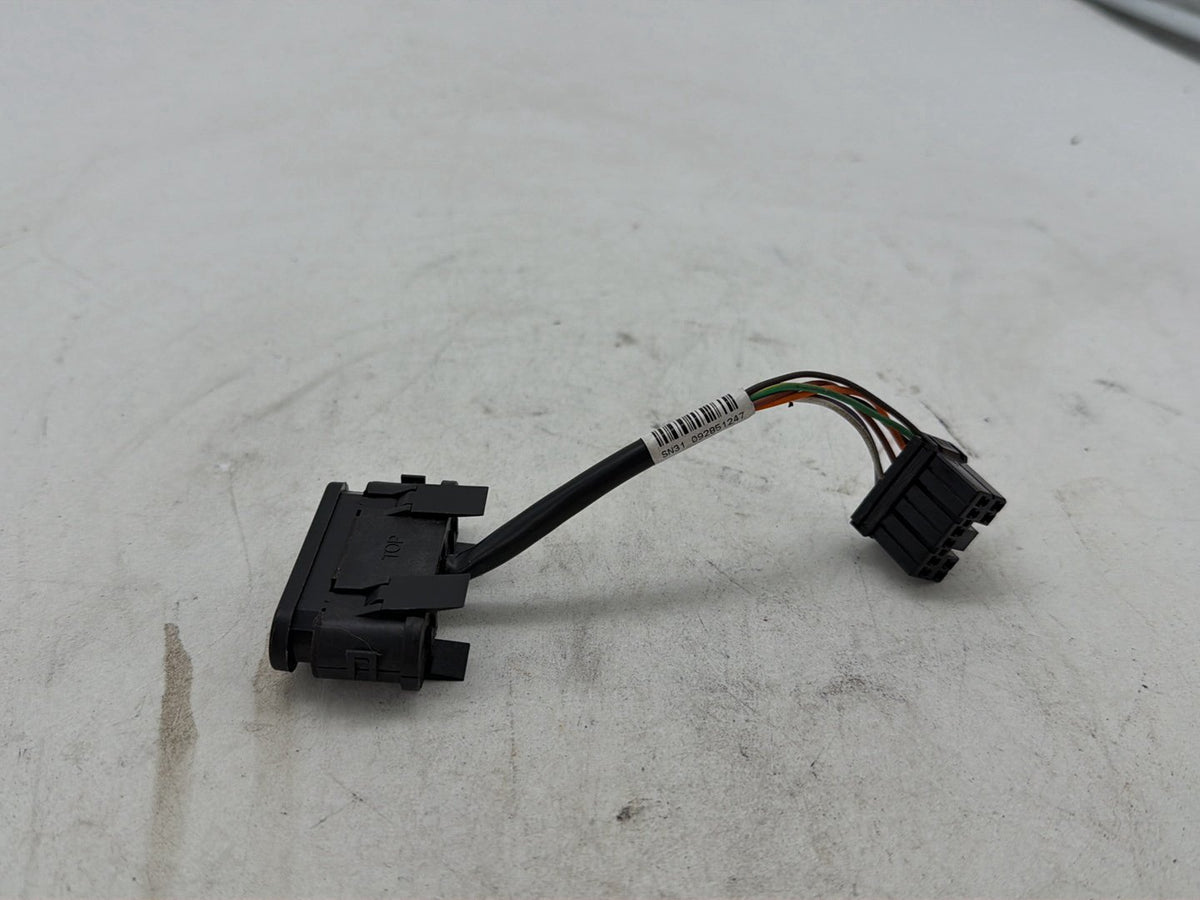 10 Harley Street Glide Touring FLHX OEM Dash Indicator Lamp Wire Plug 68789-96A