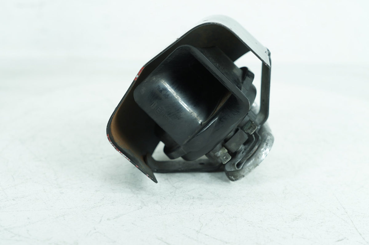 Harley-Davidson Touring Street Glide Horn Signal Klaxon Chrome Cover 69060-90F