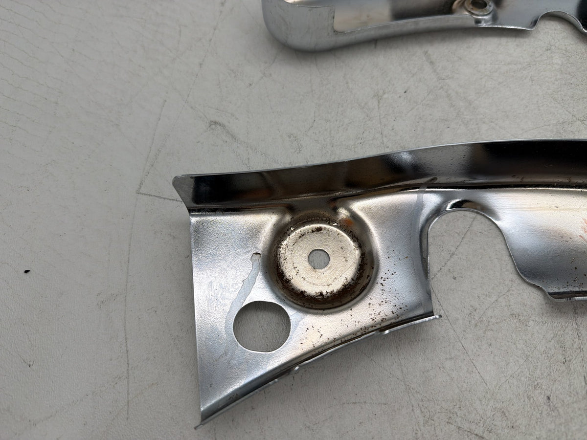 2010 Harley Electra Glide Touring Ultra OEM Rear Left Right Fender Struts Bracket