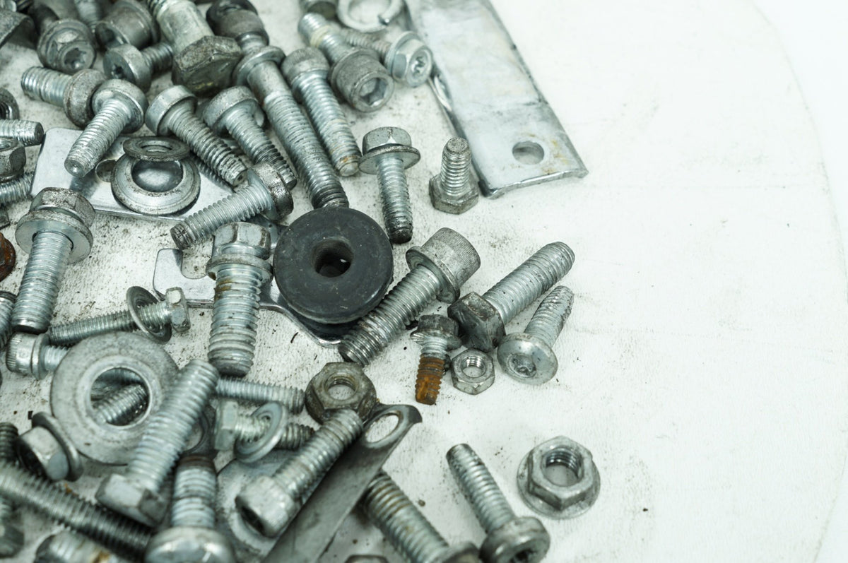 2013 Harley-Davidson Touring FLHTCU - Hardware Bolts Nuts & Brackets