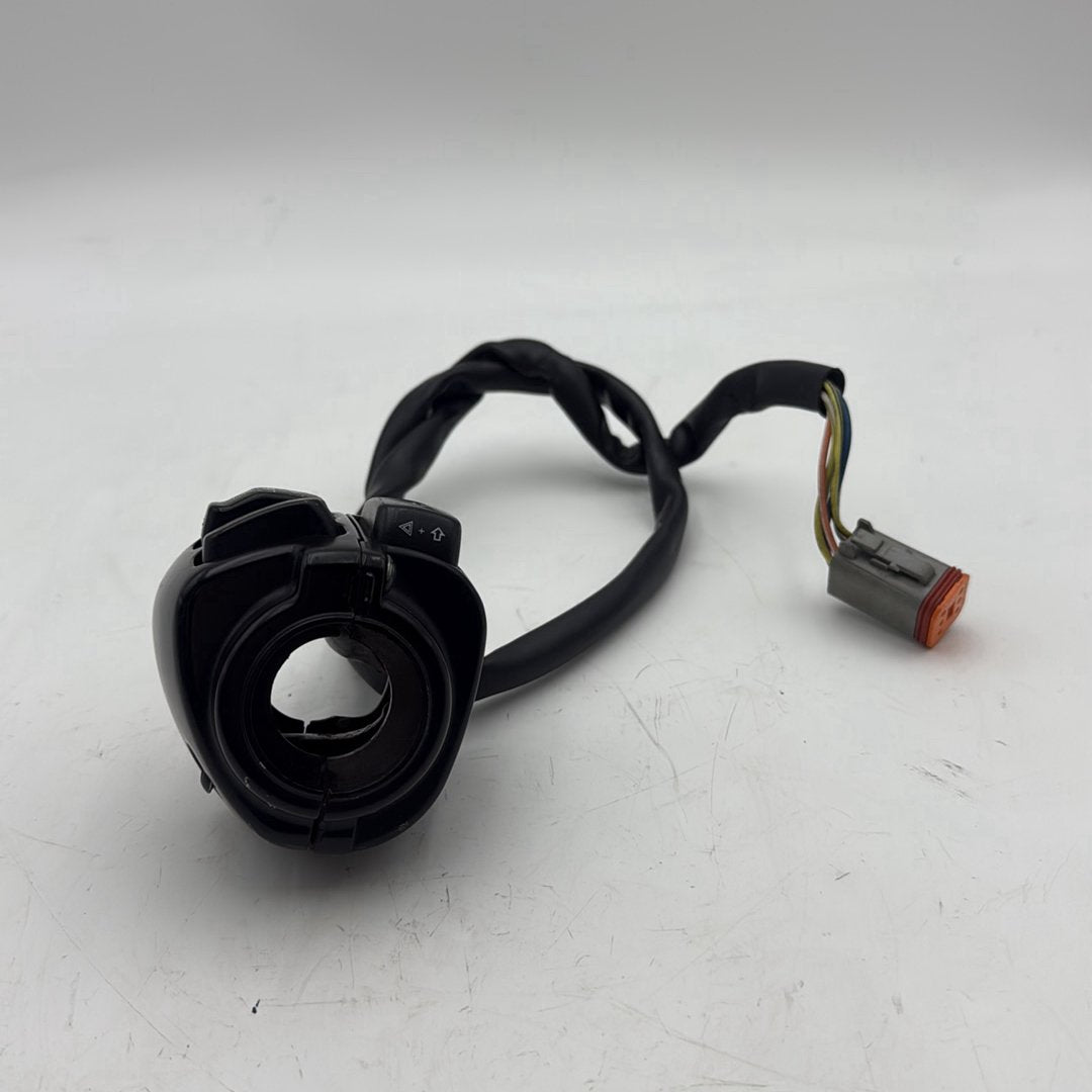 1999 - 2006 Harley-Davidson Softail Night Train Left Turn Signal Headlight Switches Controls  	71685-06A