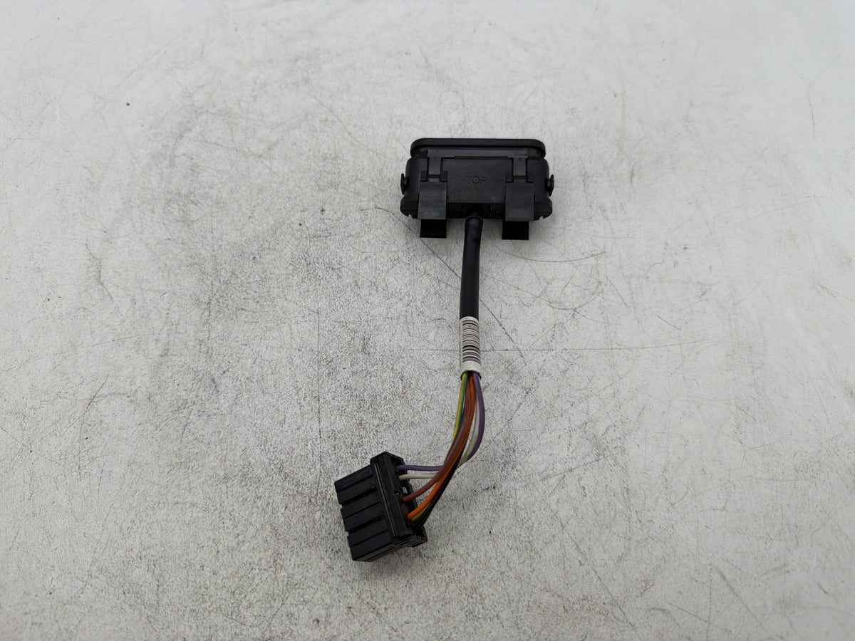 2011 Harley Electra Glide Touring Police OEM Dash Indicator Lamp Wire Plug In