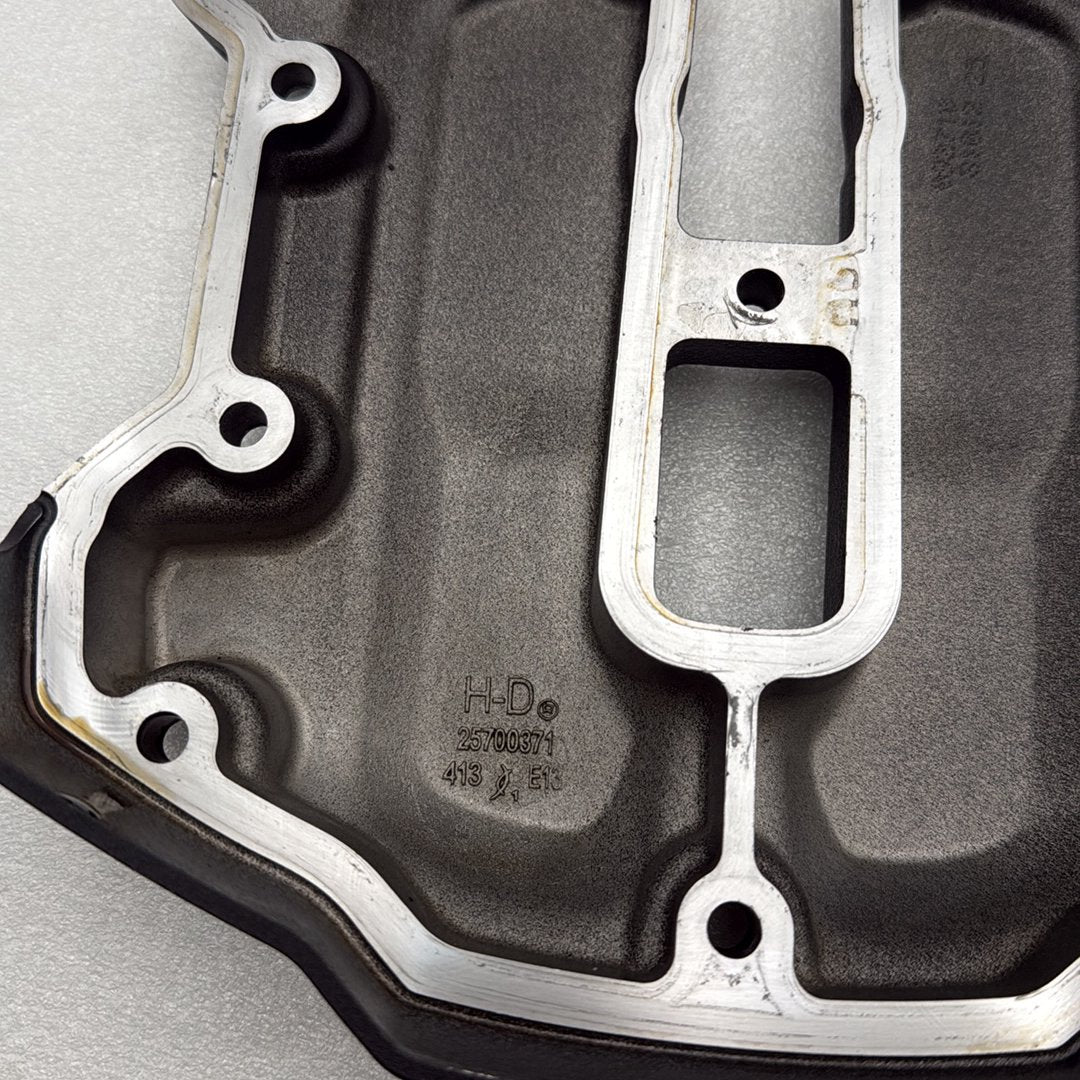 2018 - 2025 Harley-Davidson Softail Fat Bob 114 Twin Cam Top Rocker Cover 17571-99 25700371
