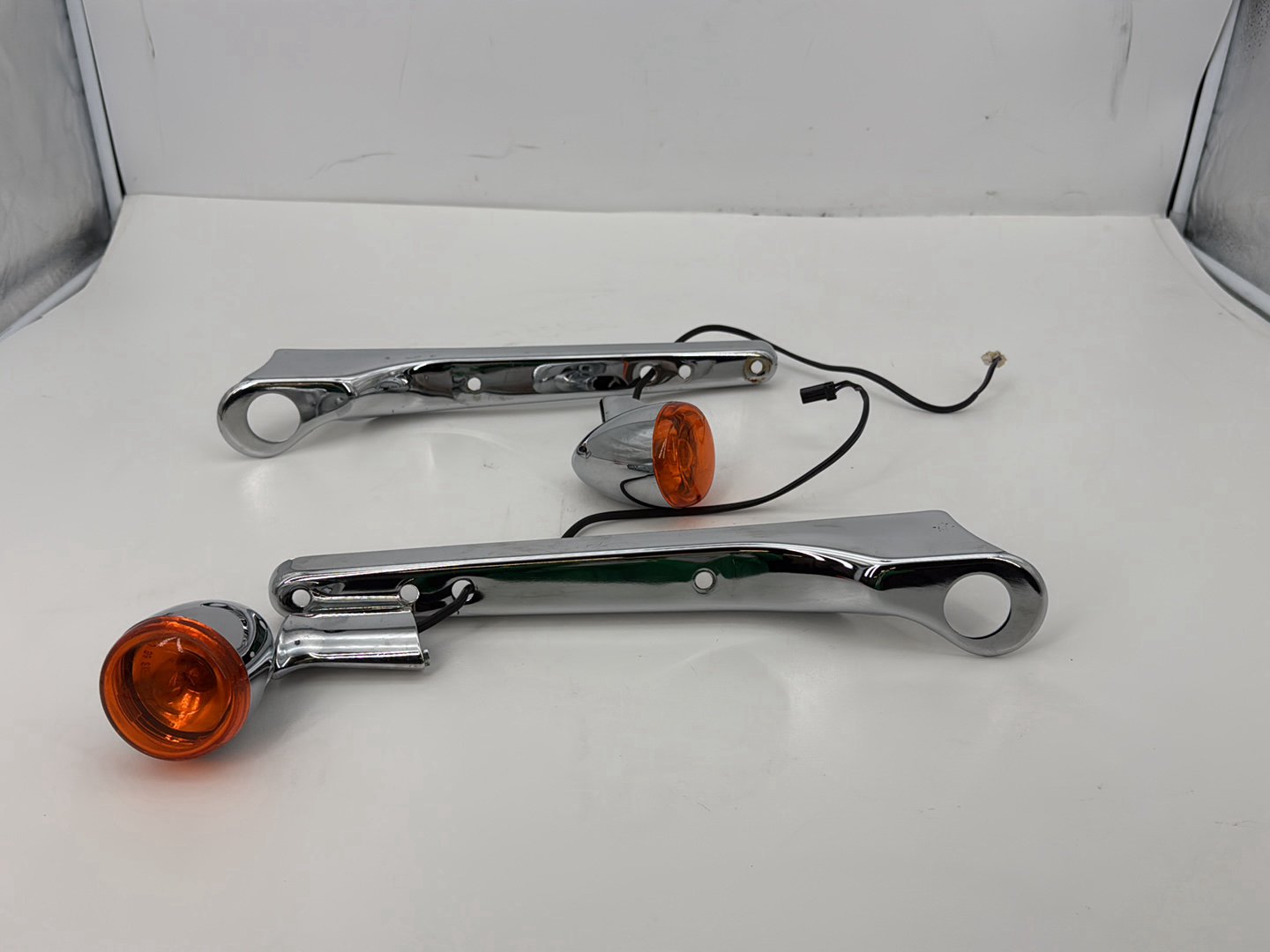 2003 Harley Sportster XL1200C 1200 Custom Anniversary OEM Rear Left Right Fender Struts Bracket & Turn Signal