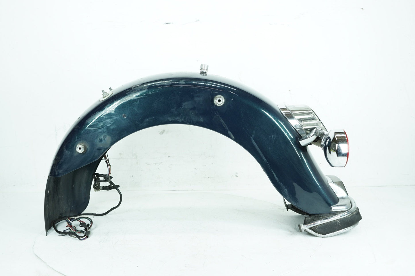 1999 - 2006 Harley-Davidson Touring Electra Ultra Classic Rear Wheel Fender & Turn Signals Bar 59579-01B