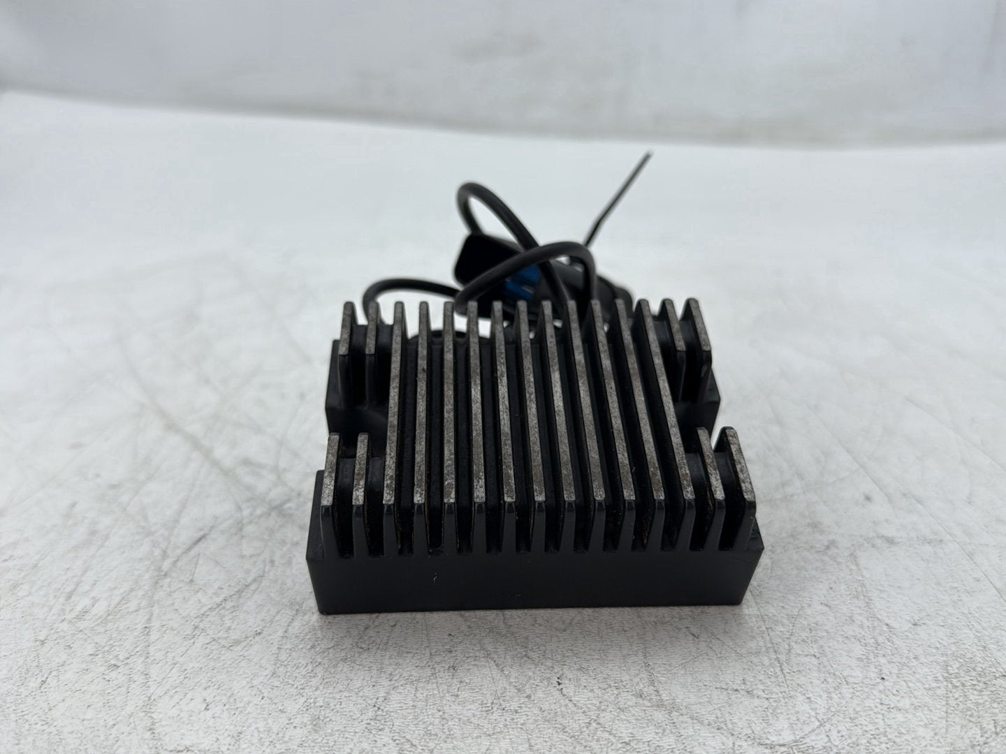 2000 Harley Dyna FXDWG Wide Glide OEM Voltage Regulator Rectifier