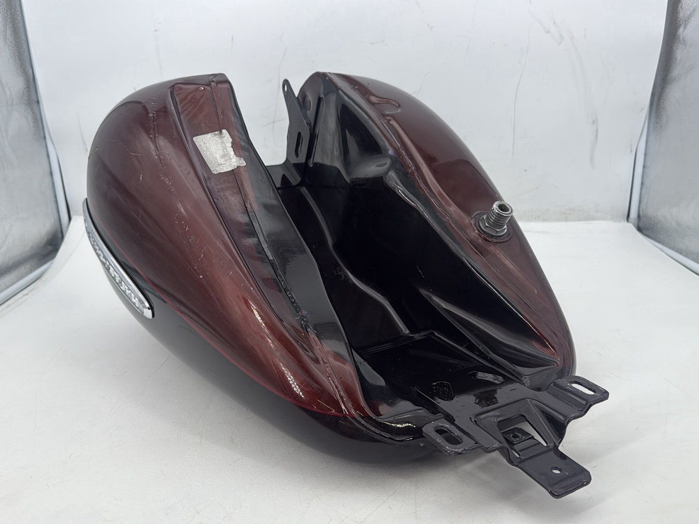 2011 Harley Electra Glide Ultra FLHTK OEM Gas Gasoline Fuel Tank Reservoir