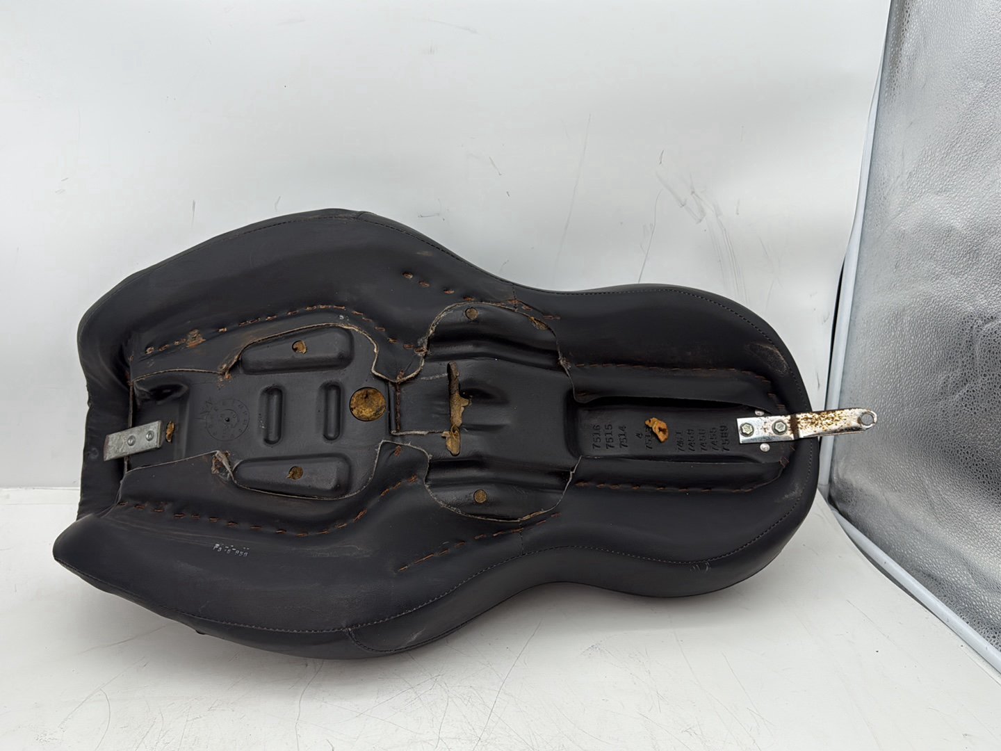 2005 Harley Dyna FXDWG Wide Glide OEM Passenger Rider Driver Seat Saddle