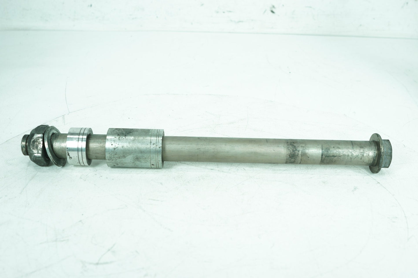 2007 - 2014 Harley-Davidson Dyna Super Glide Custom Rear Wheel Axle Bolt Shaft 41114-08