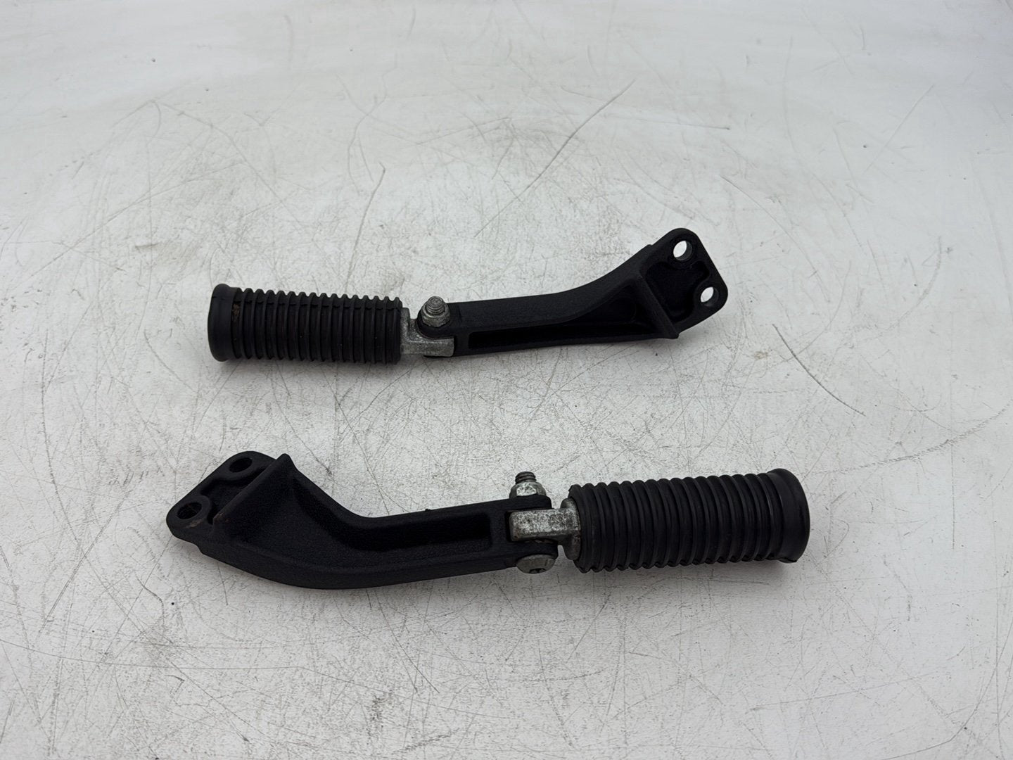 2008 Harley Dyna FXDL Low Rider Anniversary OEM Passenger Left & Right Foot Pegs