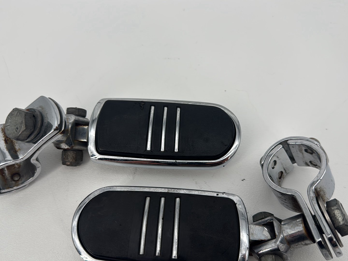 1999 - 2006 Harley-Davidson Touring Electra Glide Classic Front Right Left Highway Foot Pegs 50211-04