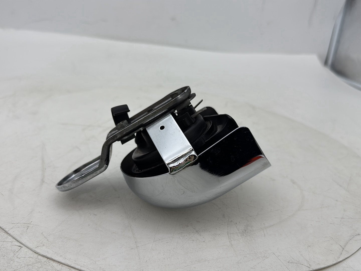 2008 Harley Electra Glide Touring Ultra FLHTCUI OEM Horn Signal Klaxon Chrome Cover