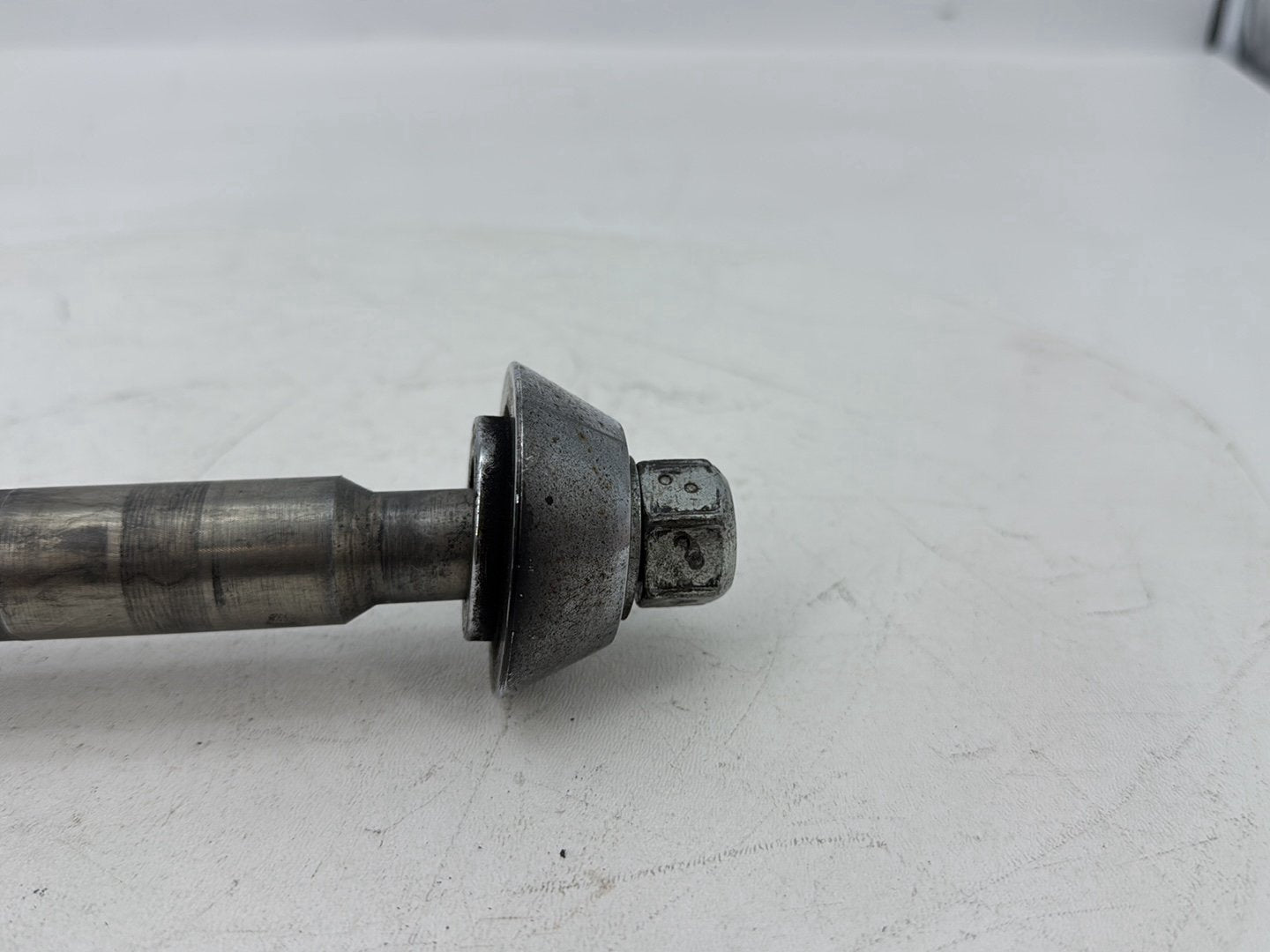 2007 - 2012 Harley-Davidson Dyna Super Glide Front Wheel Axle Bolt Shaft 41628-08