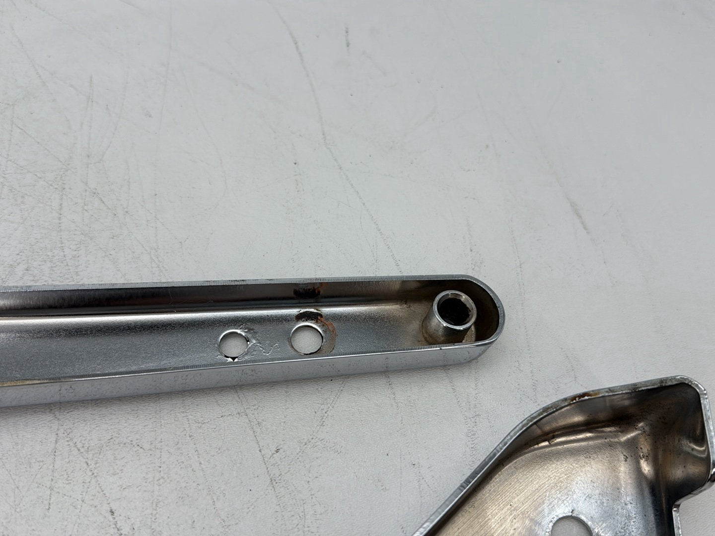 2000 Harley Dyna FXDWG Wide Glide OEM Rear Left Right Fender Struts Bracket