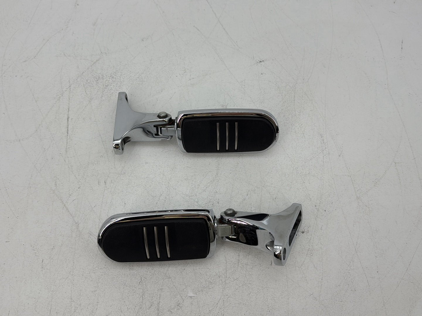 2017 Harley Road Glide Touring FLTRXS OEM Passenger Left & Right Foot Pegs
