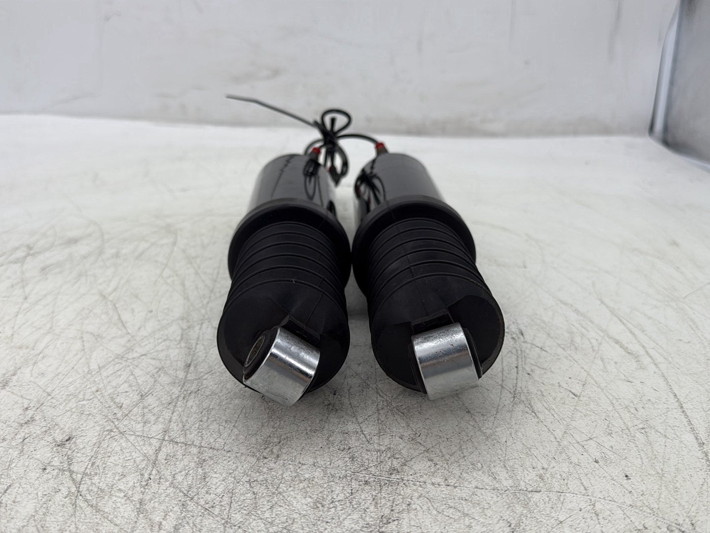 2006 Harley Road King Touring FLHRCI Classic OEM Rear Left Right Shock Absorbers