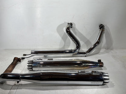 2011 Harley Electra Glide Ultra FLHTK Exhaust Header Pipes Muffler