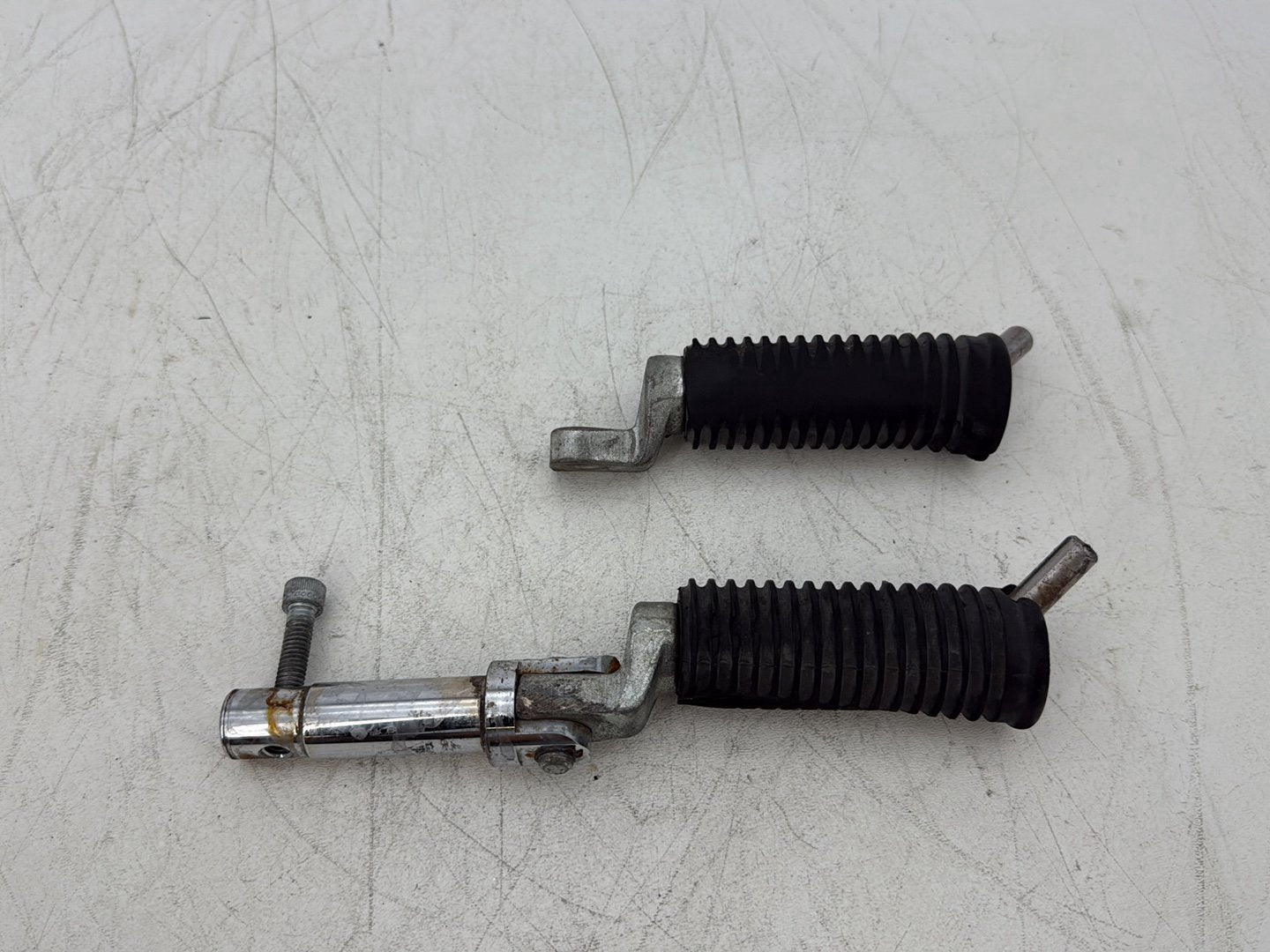 2013 Harley Forty-Eight Sportster 1200X Left &amp; Right Driver Step Foot Rest Pegs