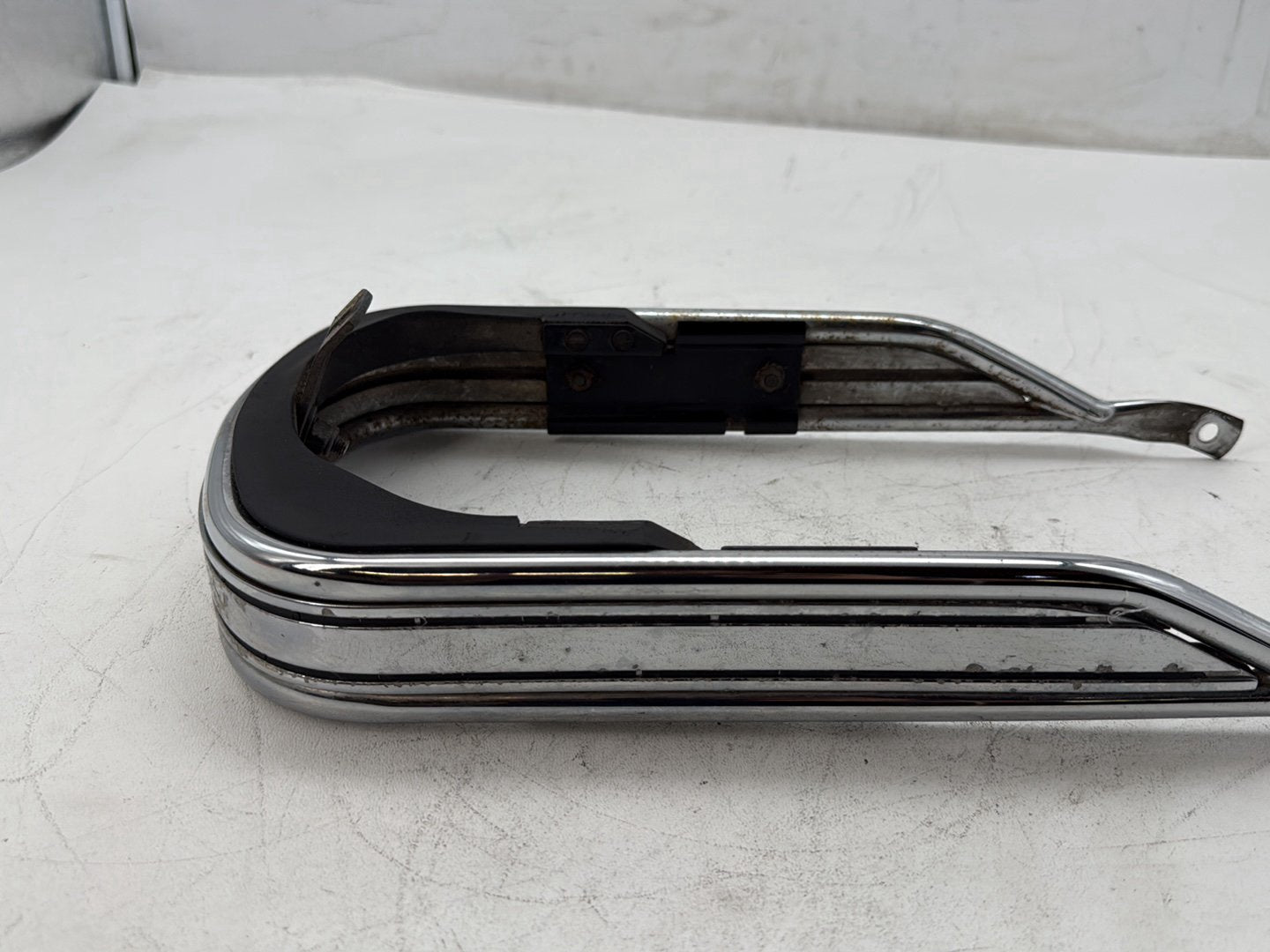2006 Harley Touring FLHTCI Electra Glide Classic OEM Front Fender Bumper Rail Bar Cushion
