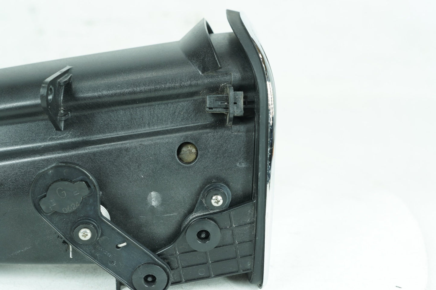 2008 - 2016 Harley-Davidson Touring Electra Glide Ultra Storage Media Compartment Glove Box 76000117