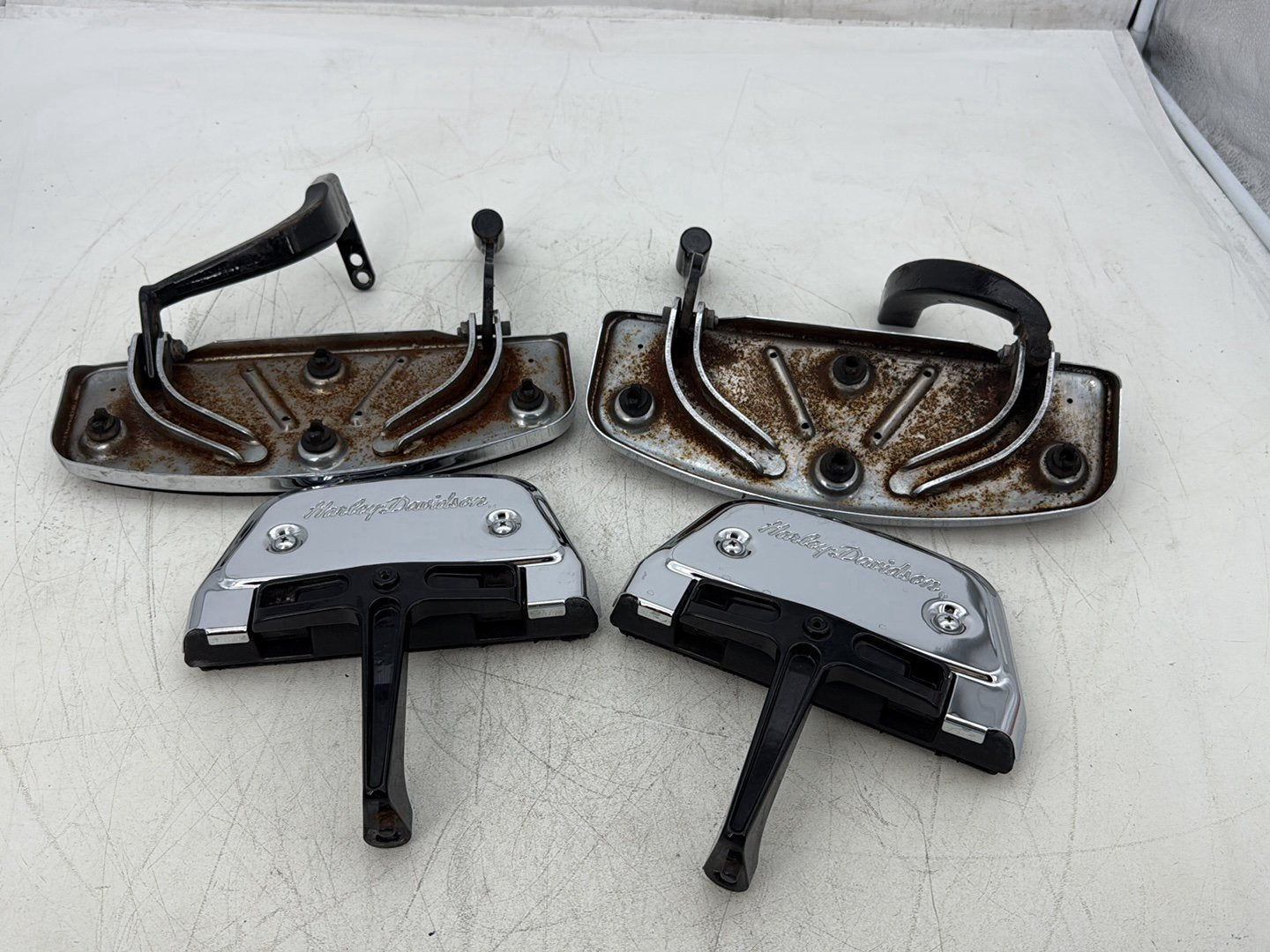 2007 Harley Electra Glide Touring Left Right Driver &amp; Pass Floorboard Foot Rest