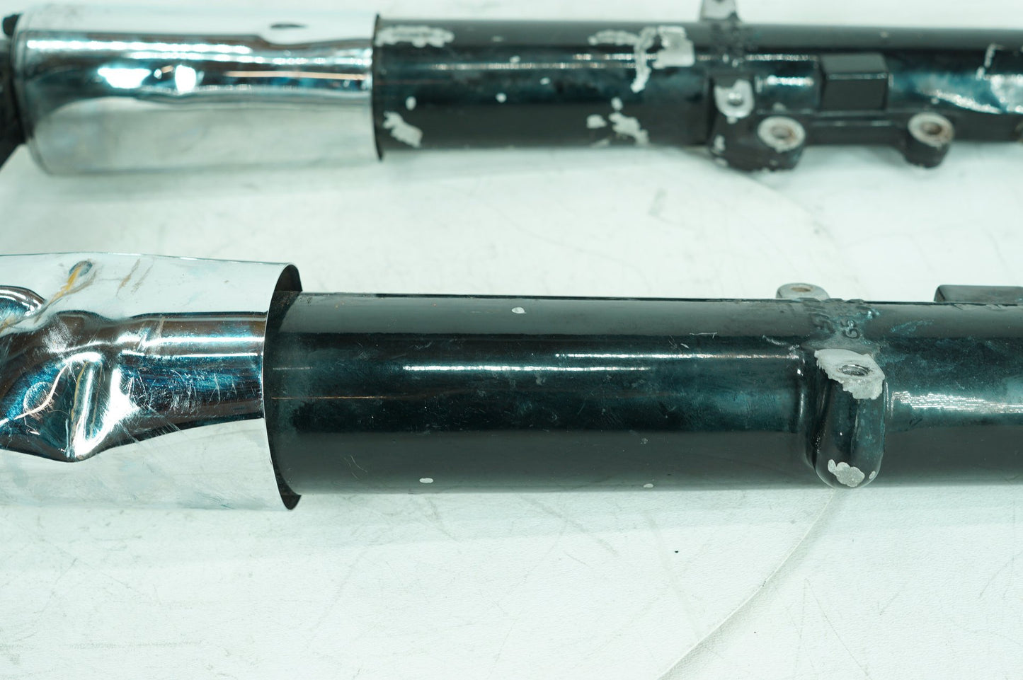 2007 - 2011 Harley-Davidson Touring Electra Glide Ultra Front Triple Tree Set & LH RH Fork Legs Sliders 46495-09