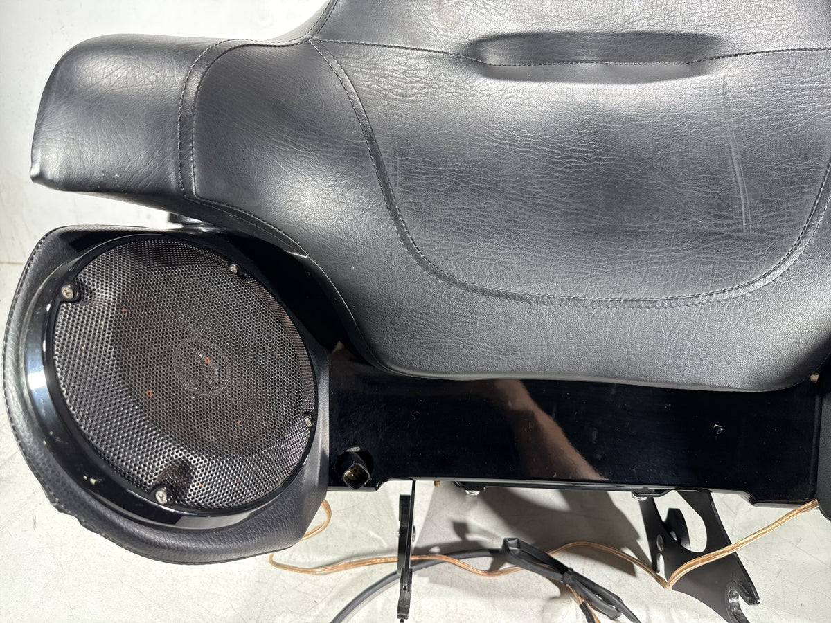 2014 Harley Touring FLHTK Electra Glide OEM Pass Backrest Tour Pak Luggage NOKey
