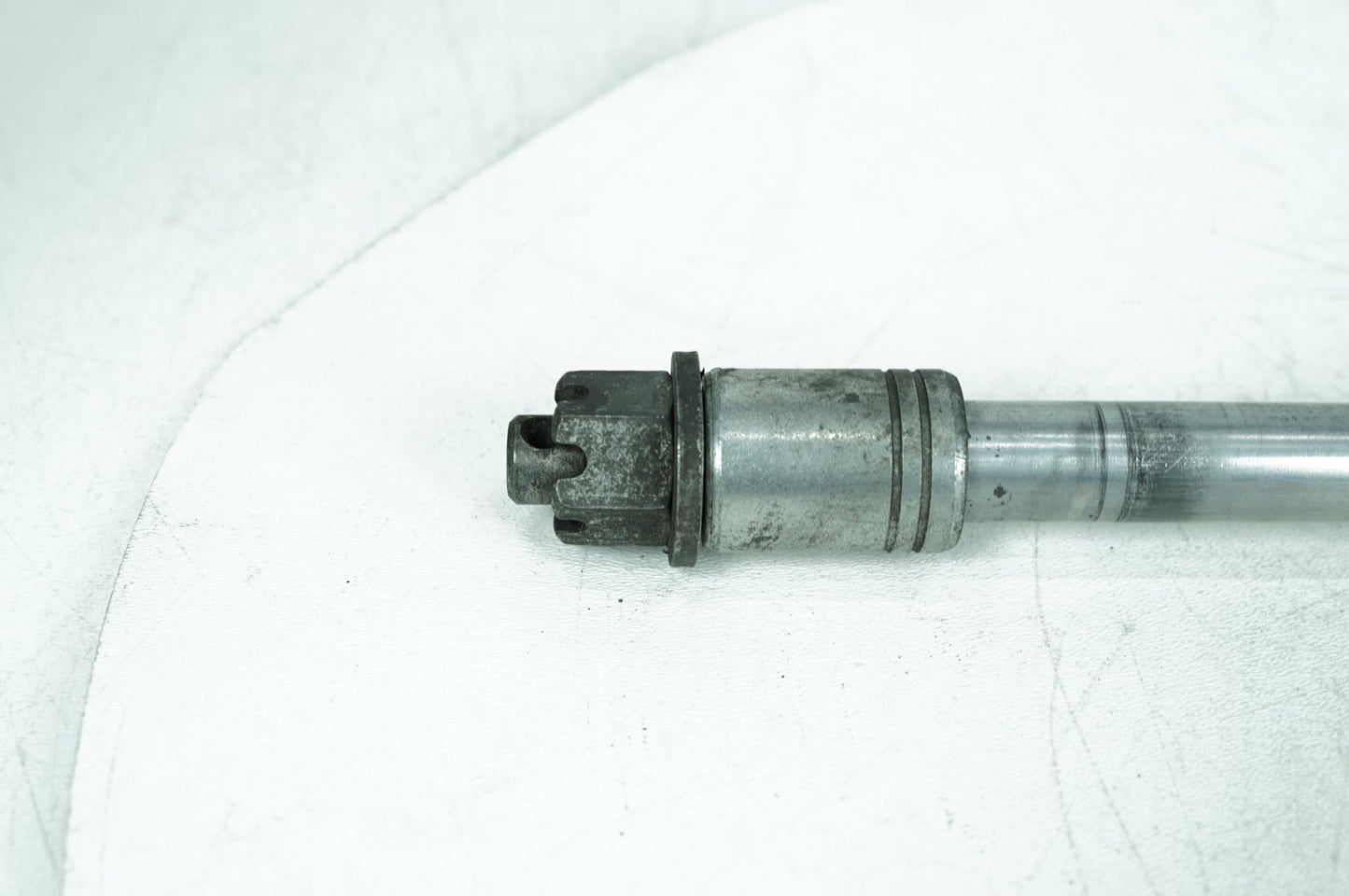 1999 - 2006 Harley-Davidson Touring Road King Classic Rear Wheel Axle Bolt Shaft  	41110-89
