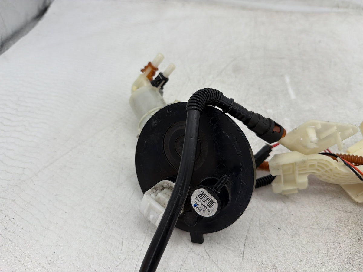 2010 Harley Road King Touring Police OEM Fuel Pump Gas Gasoline Petrol Sending