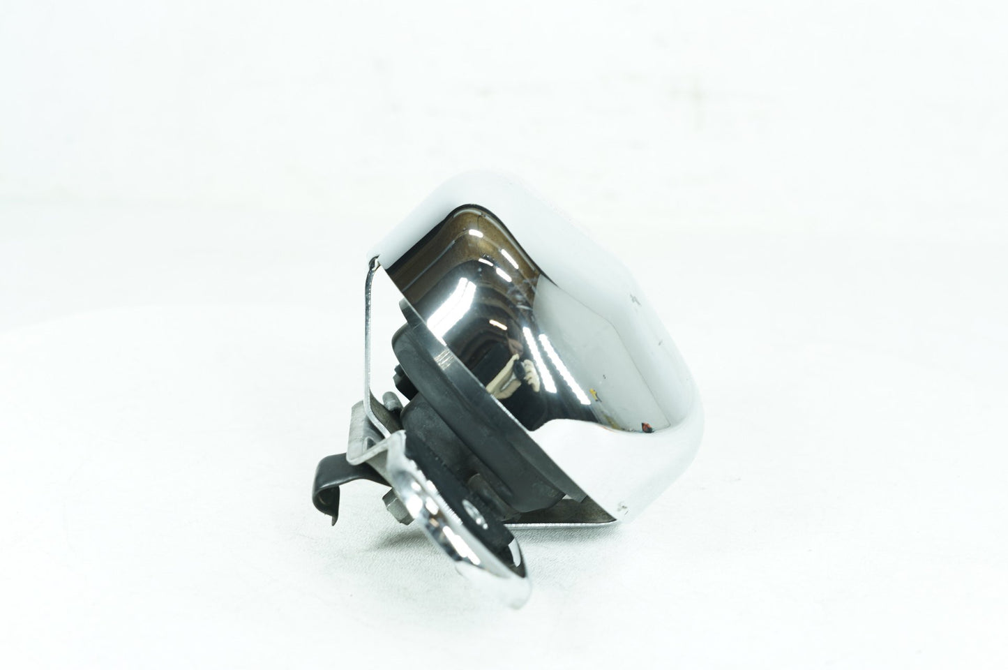 2007 - 2013 Harley-Davidson Softail Heritage Classic Horn Signal Klaxon Chrome Cover  	69012-93A