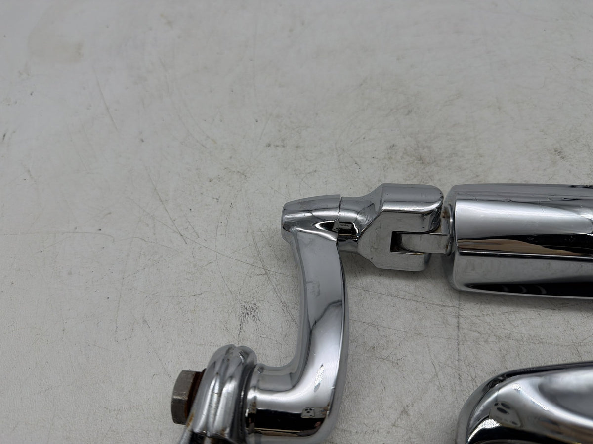 2010 Harley Street Glide Touring FLHX OEM Front Right Left Highway Foot Pegs