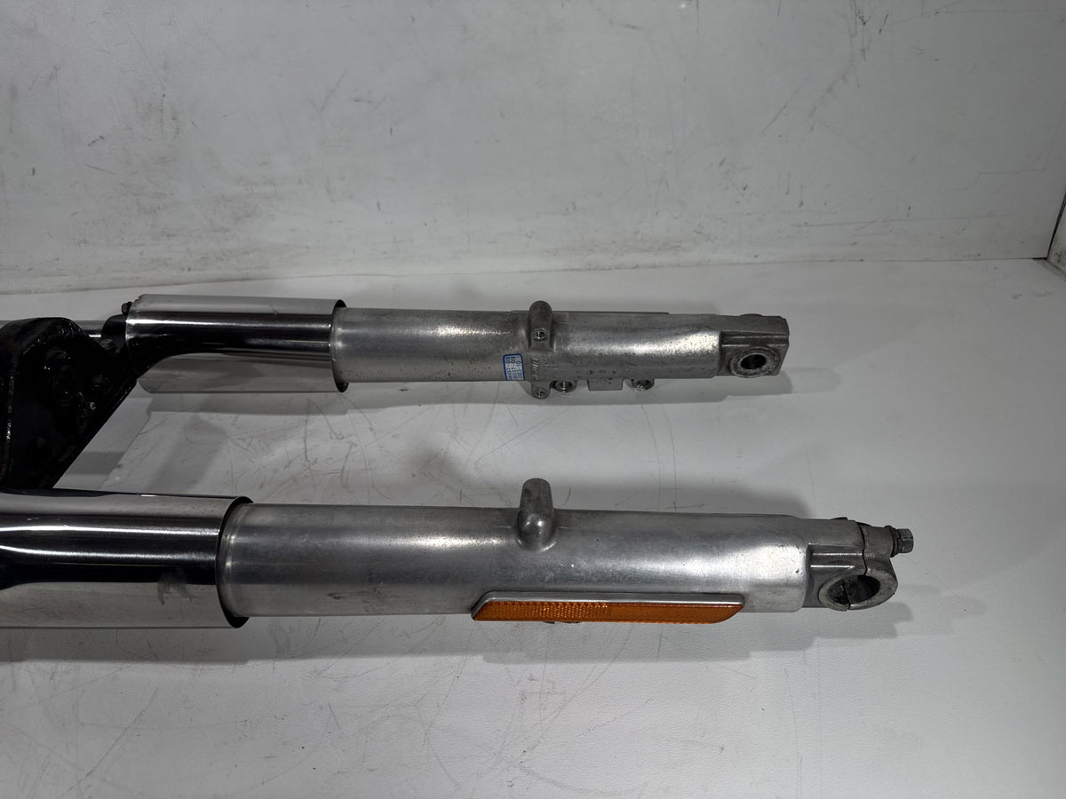 2011 Harley Road King Touring OEM Front Triple Tree Set LH RH Fork Legs Sliders