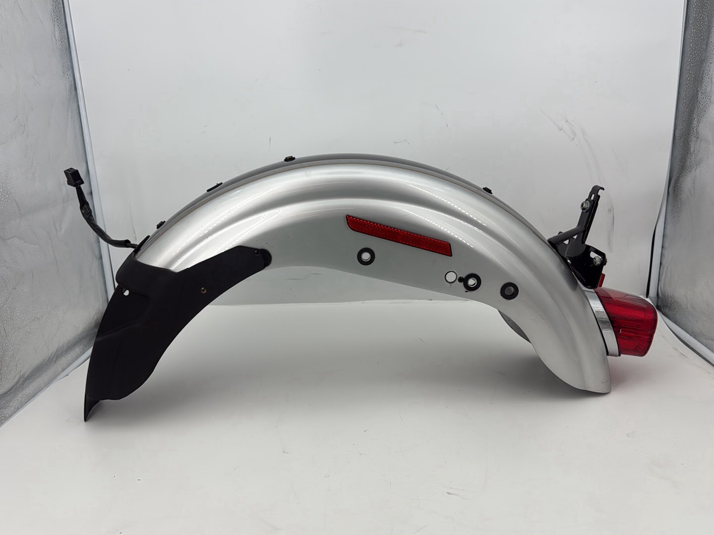 2003 Harley Sportster XL1200C 1200 Custom Anniversary OEM Rear Wheel Fender Taillight Brake Lamp