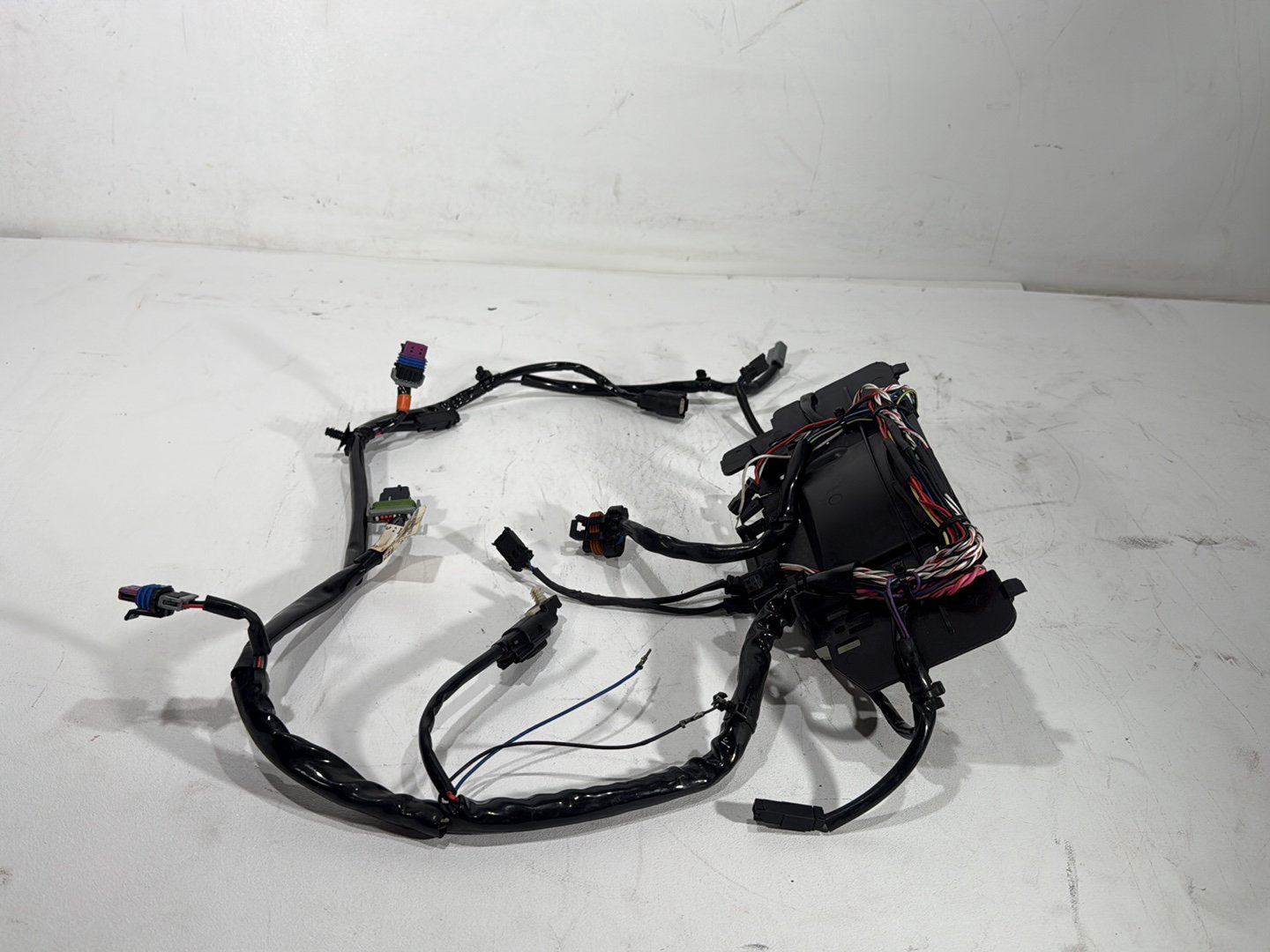 2018 Harley Electra Glide Touring Ultra FLHTCU OEM Front Sub Wiring Harness Loom Interconnect