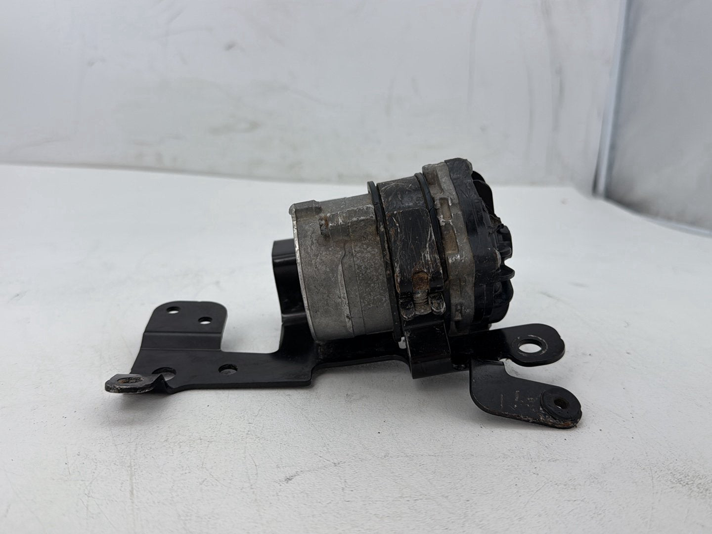 2014 Harley Electra Glide Touring CVO Screamin Eagle OEM Engine Coolant Motor Water Pump